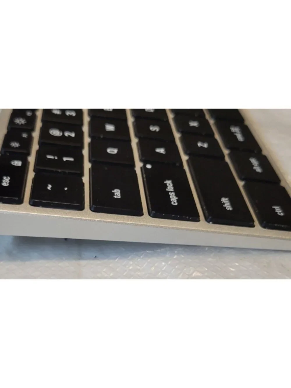 SATECHI Slim X3 Bluetooth Keyboard Model ST-BTSX3M Steel Gray